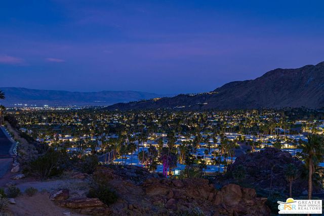 2425 Cahuilla Hills Drive, Palm Springs, CA 92264