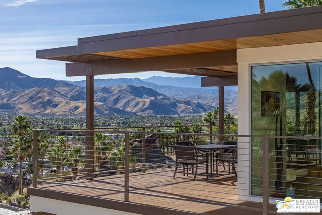 2425 Cahuilla Hills Drive, Palm Springs, CA 92264