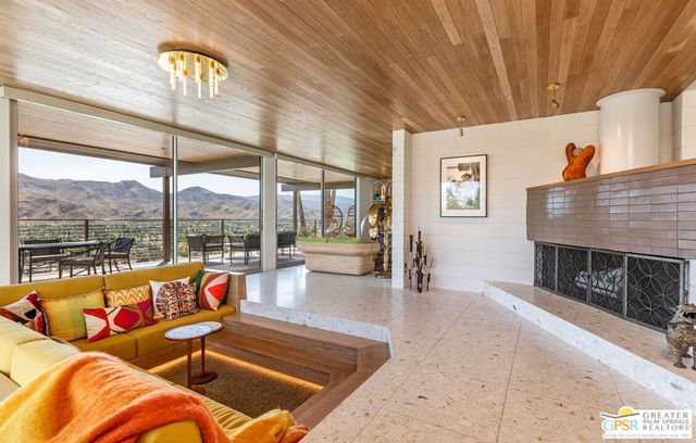 2425 Cahuilla Hills Drive, Palm Springs, CA 92264