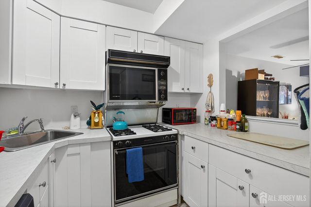 2704 Jesse Way, Piscataway, NJ 08854