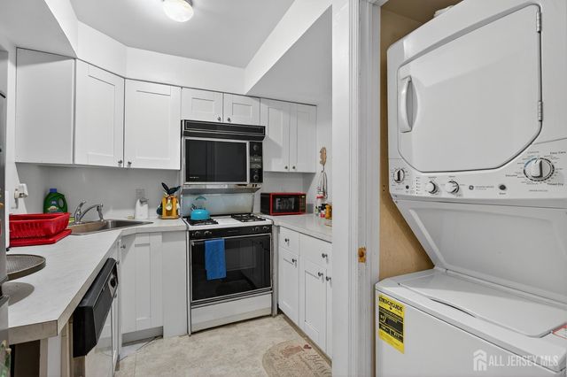 2704 Jesse Way, Piscataway, NJ 08854