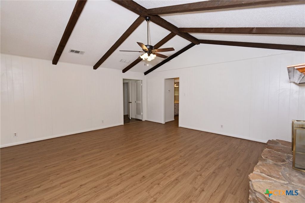 Image 13 of property listing at 3205 Pin Oak Drive, Temple, TX 76502