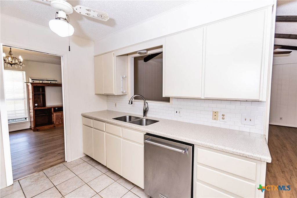 Image 17 of property listing at 3205 Pin Oak Drive, Temple, TX 76502