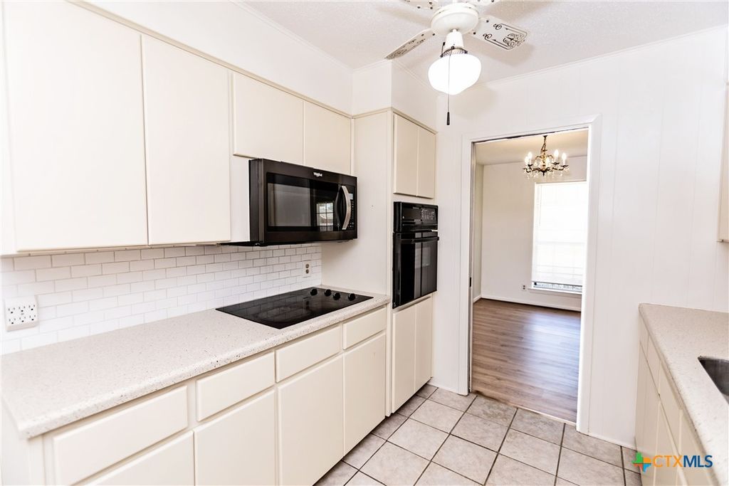 Image 18 of property listing at 3205 Pin Oak Drive, Temple, TX 76502