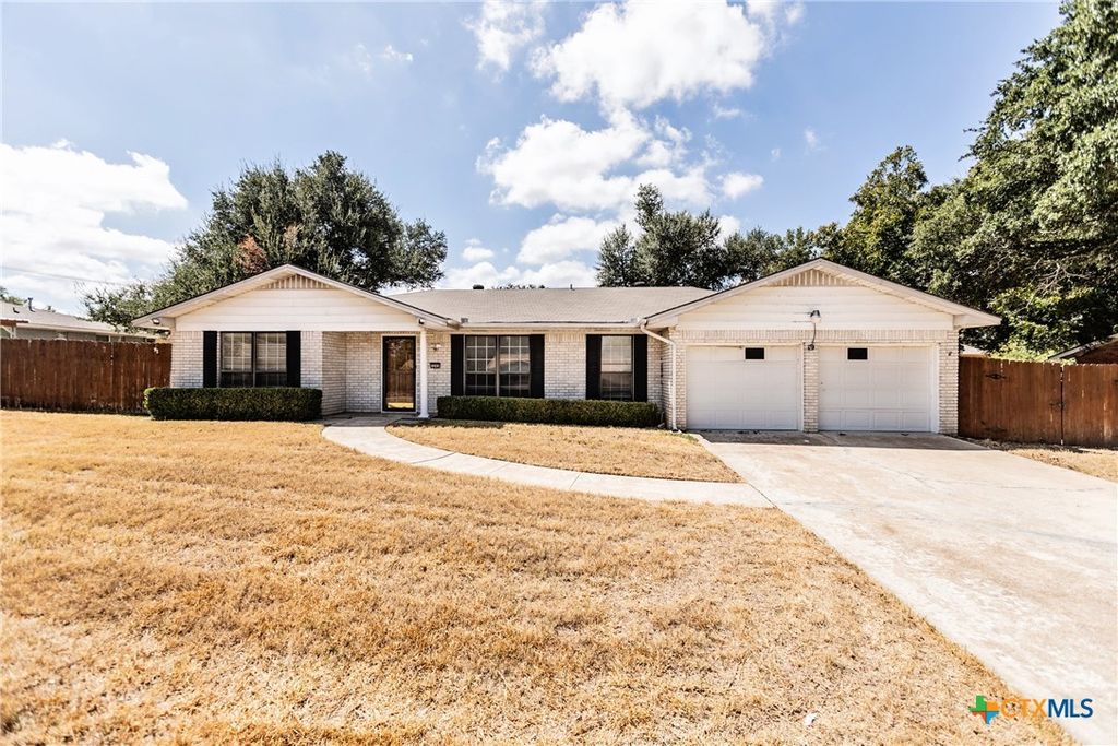 Image 2 of property listing at 3205 Pin Oak Drive, Temple, TX 76502