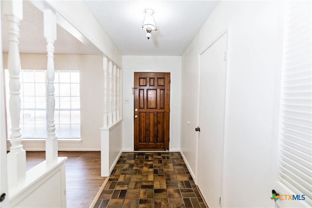 Image 4 of property listing at 3205 Pin Oak Drive, Temple, TX 76502
