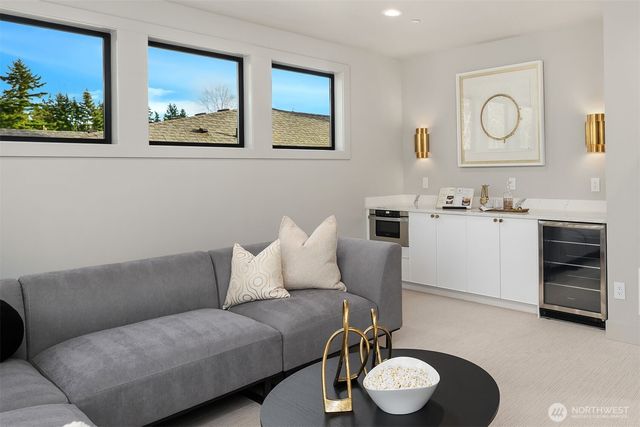 612 11th Avenue, Kirkland, WA 98033