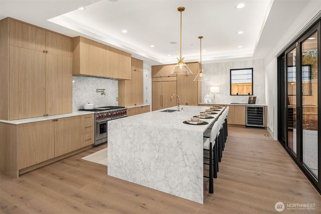 612 11th Avenue, Kirkland, WA 98033