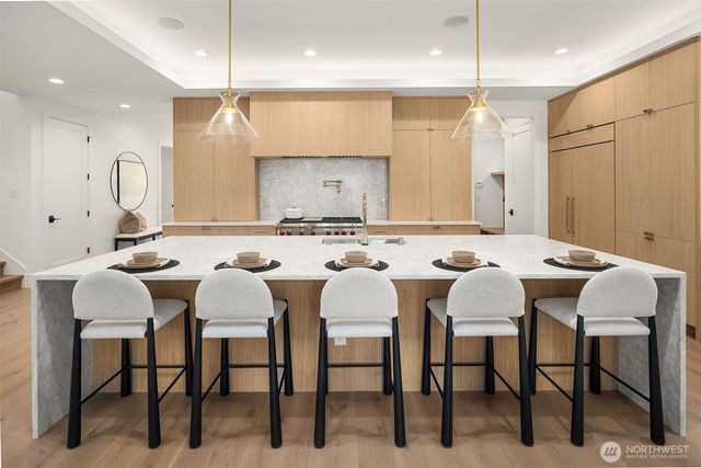 612 11th Avenue, Kirkland, WA 98033