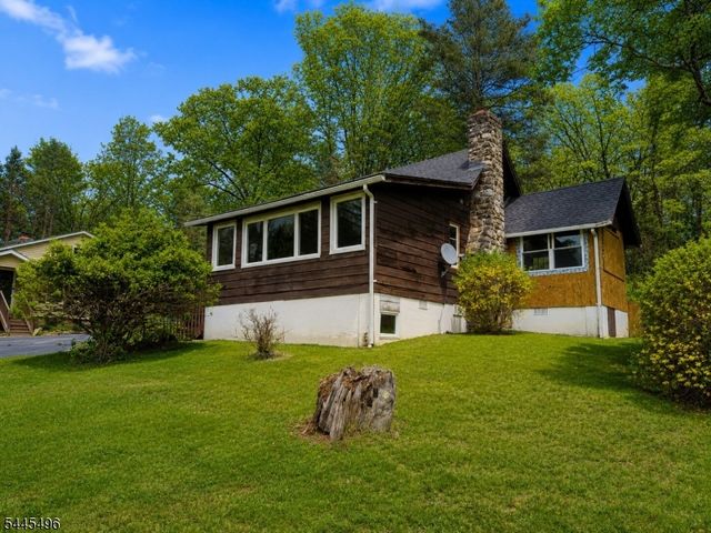 18 Wallkill Dr, Vernon Twp., NJ 07461