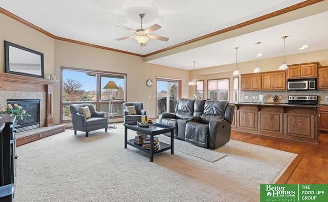 9924 Emiline Street, La Vista, NE 68128