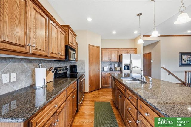 9924 Emiline Street, La Vista, NE 68128