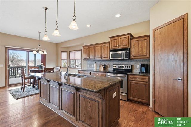 9924 Emiline Street, La Vista, NE 68128