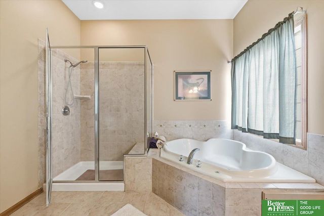 9924 Emiline Street, La Vista, NE 68128