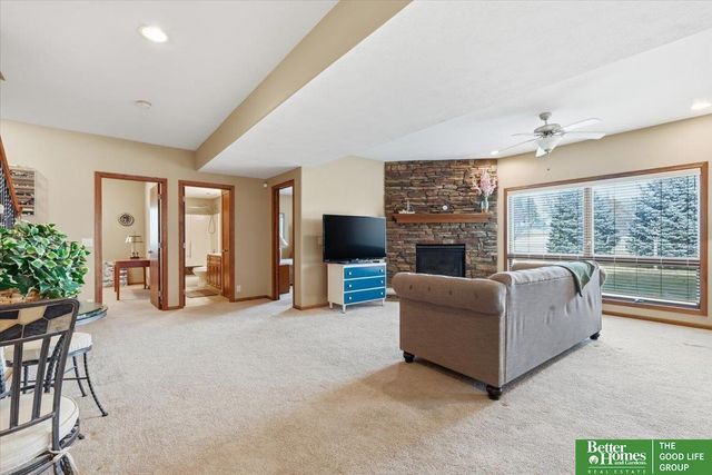 9924 Emiline Street, La Vista, NE 68128