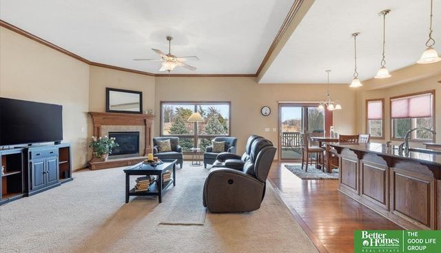 9924 Emiline Street, La Vista, NE 68128