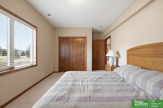 9924 Emiline Street, La Vista, NE 68128