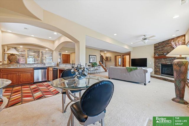 9924 Emiline Street, La Vista, NE 68128