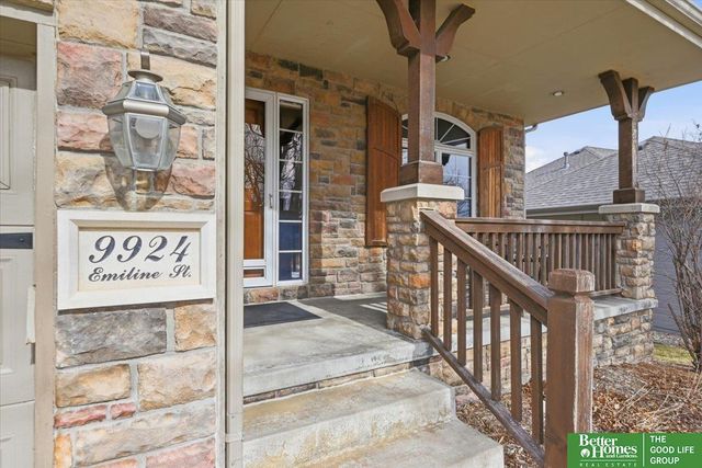 9924 Emiline Street, La Vista, NE 68128