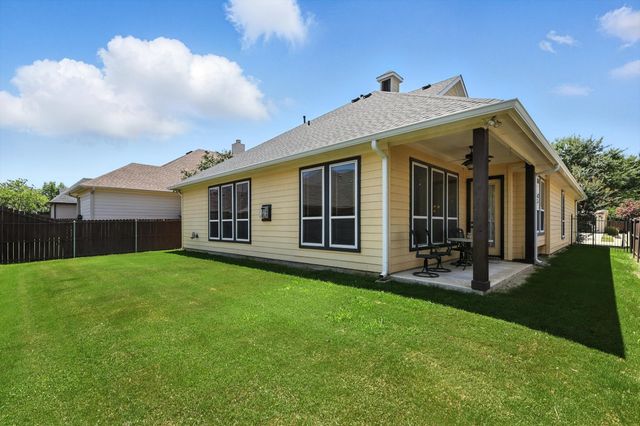 511 Village Way, Argyle, TX 76226