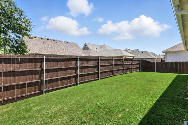 511 Village Way, Argyle, TX 76226