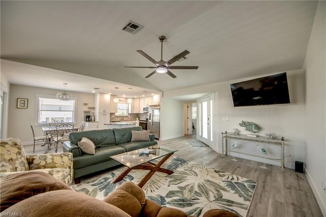 2360 Oleander ST, St. James City, FL 33956