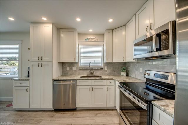 2360 Oleander ST, St. James City, FL 33956