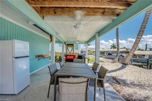 2360 Oleander ST, St. James City, FL 33956