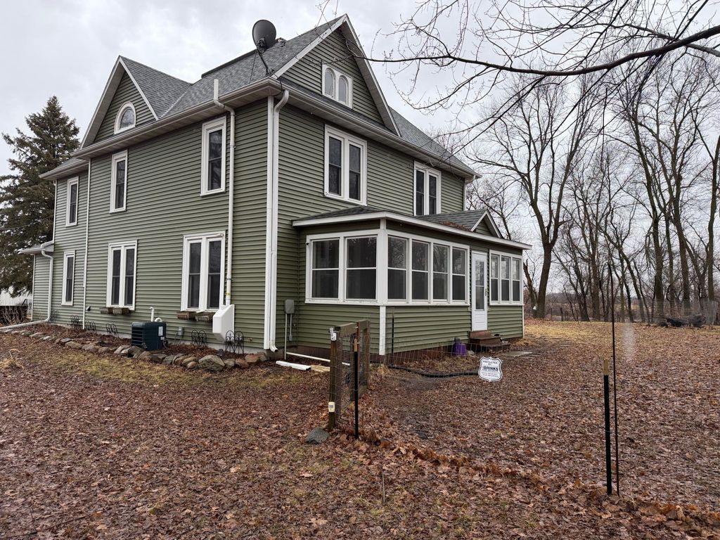 16604 750th Avenue, Albert Lea, MN 56007