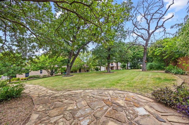 704 Flamingo Circle, Burleson, TX 76028