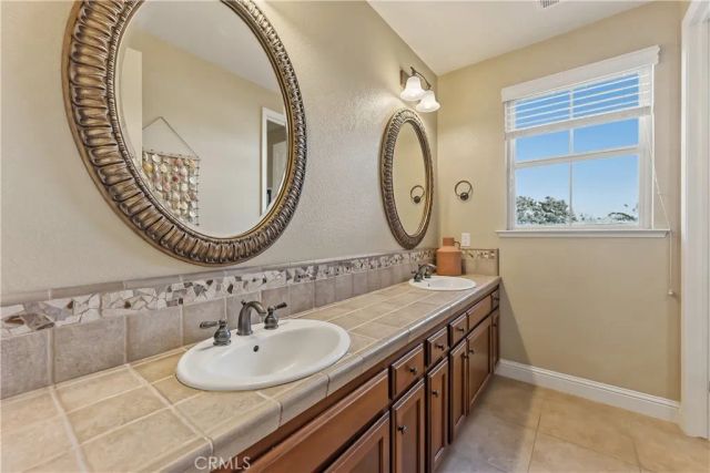 5673 N Sycamore, Fresno, CA 93723