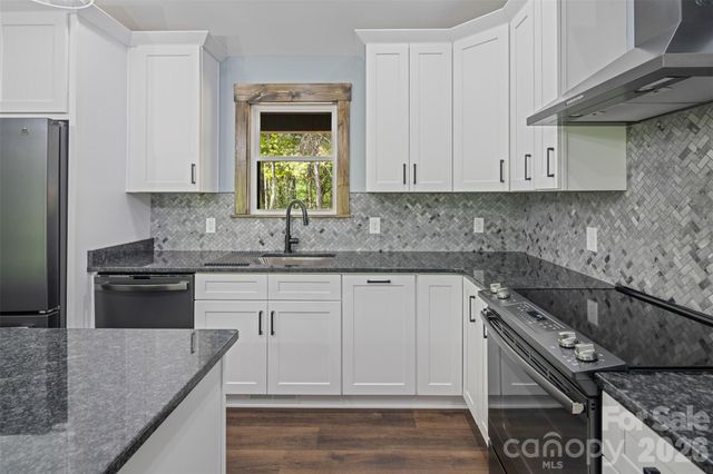 115 Pine Burr Drive, Purlear, NC 28665