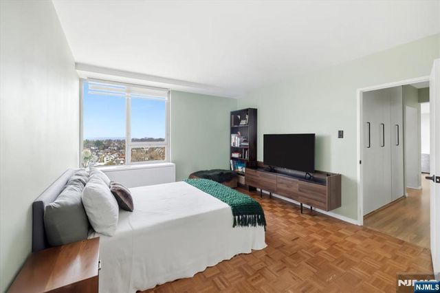 1 Horizon Drive 1209, Fort Lee, NJ 07024