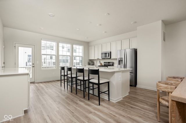3252 Haflinger Drive, Zionsville, IN 46077