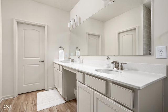 3252 Haflinger Drive, Zionsville, IN 46077