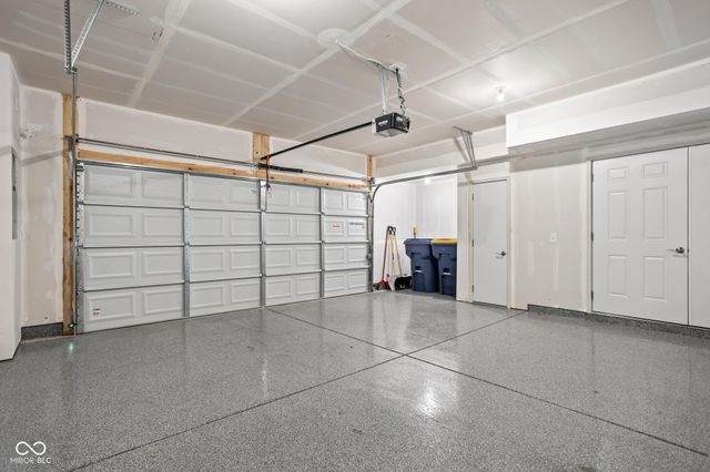 3252 Haflinger Drive, Zionsville, IN 46077