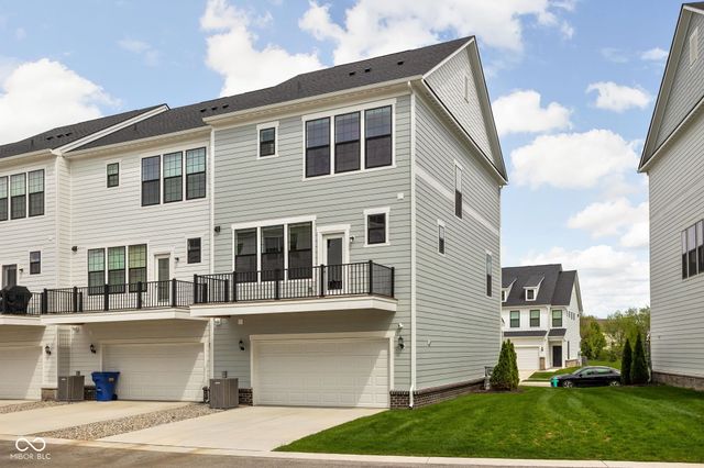 3252 Haflinger Drive, Zionsville, IN 46077