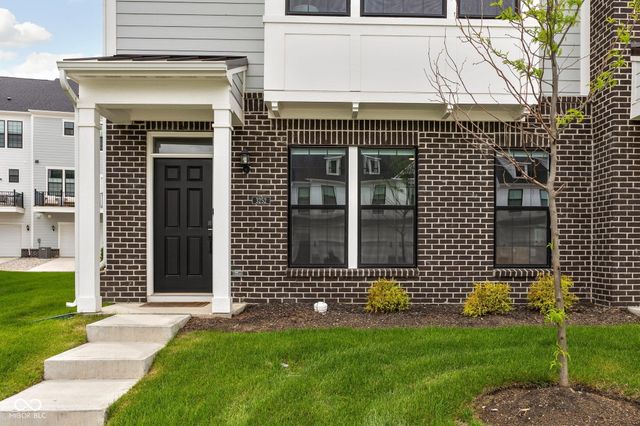 3252 Haflinger Drive, Zionsville, IN 46077