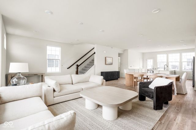 3252 Haflinger Drive, Zionsville, IN 46077