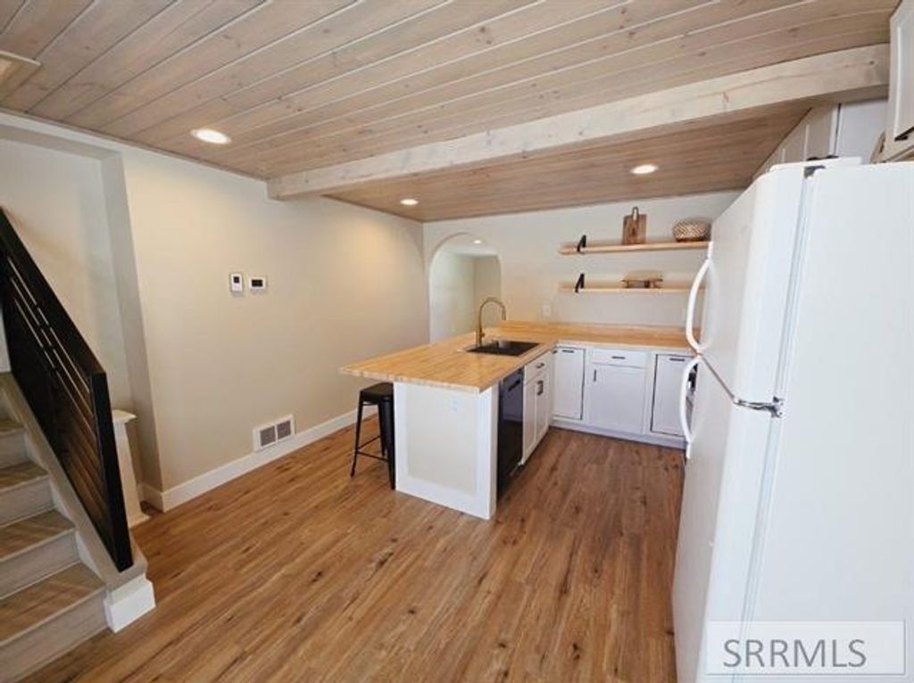 Image 5 of property listing at 131 N 2nd E, Soda Springs, ID 83276