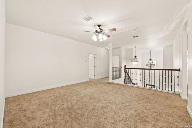 221 WINDSOR DR, Boerne, TX 78006