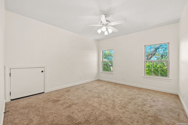 221 WINDSOR DR, Boerne, TX 78006