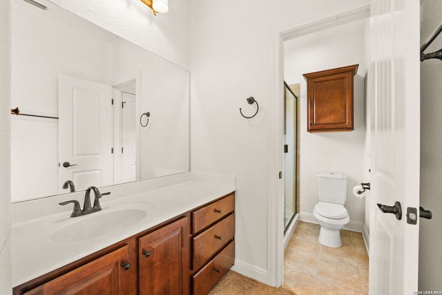 221 WINDSOR DR, Boerne, TX 78006