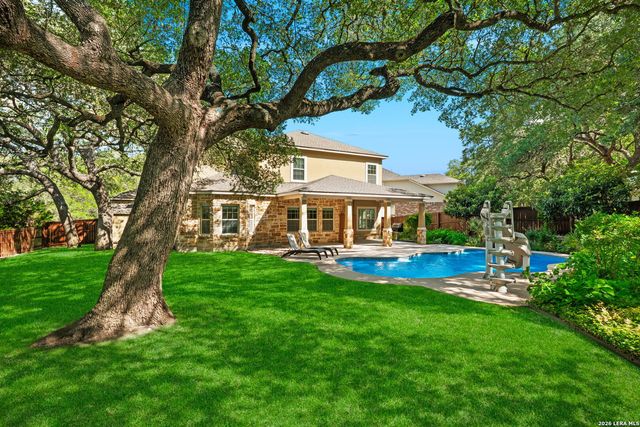 221 WINDSOR DR, Boerne, TX 78006
