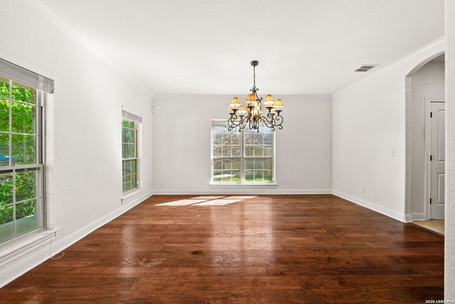 221 WINDSOR DR, Boerne, TX 78006