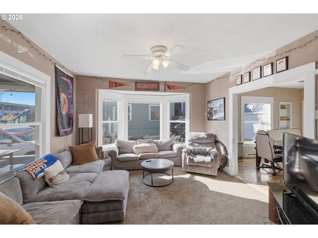 428 Nw 12TH St, Corvallis, OR 97330