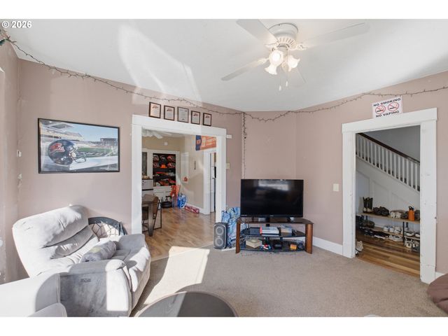 428 Nw 12TH St, Corvallis, OR 97330