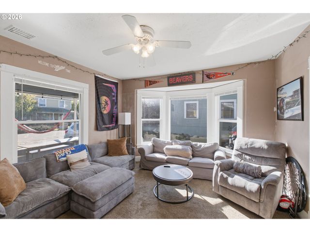 428 Nw 12TH St, Corvallis, OR 97330