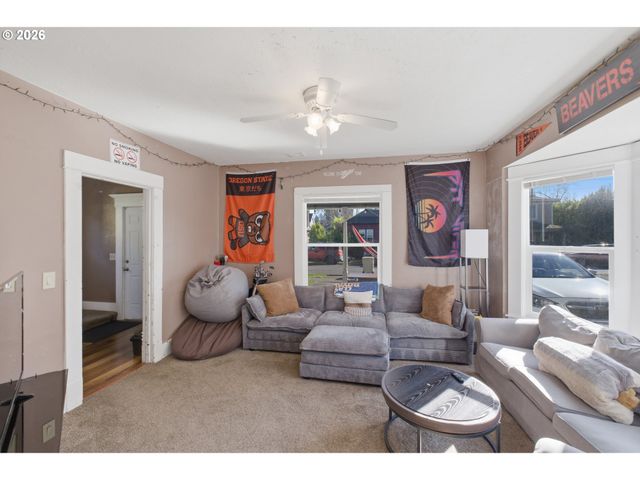 428 Nw 12TH St, Corvallis, OR 97330