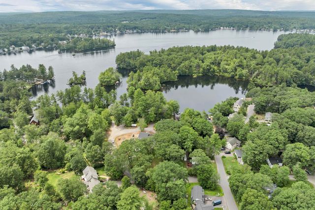 9 Valcat Lane, Atkinson, NH 03811